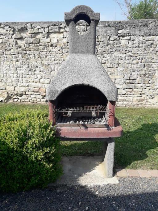 Jolie maison pour 4 à 6 personnes Ellon Exterior foto